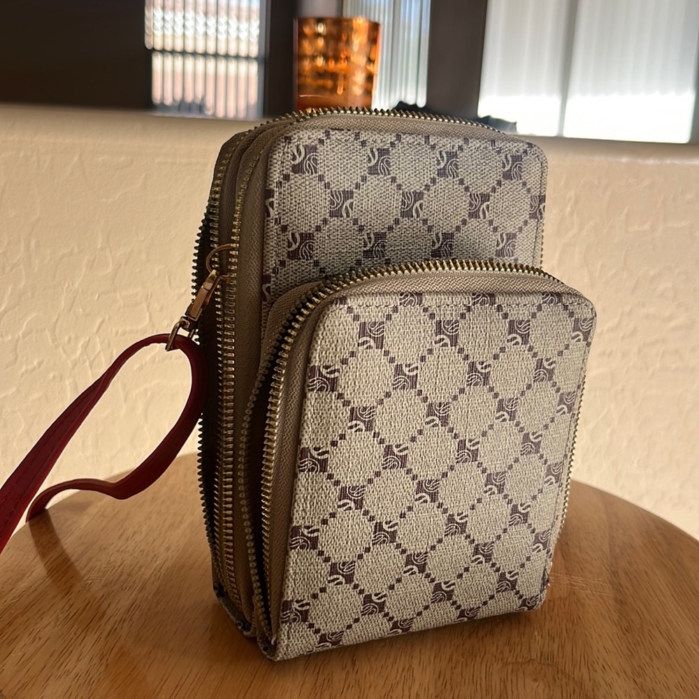 Small/mini cute side purse, with red strap(that’s removable)
